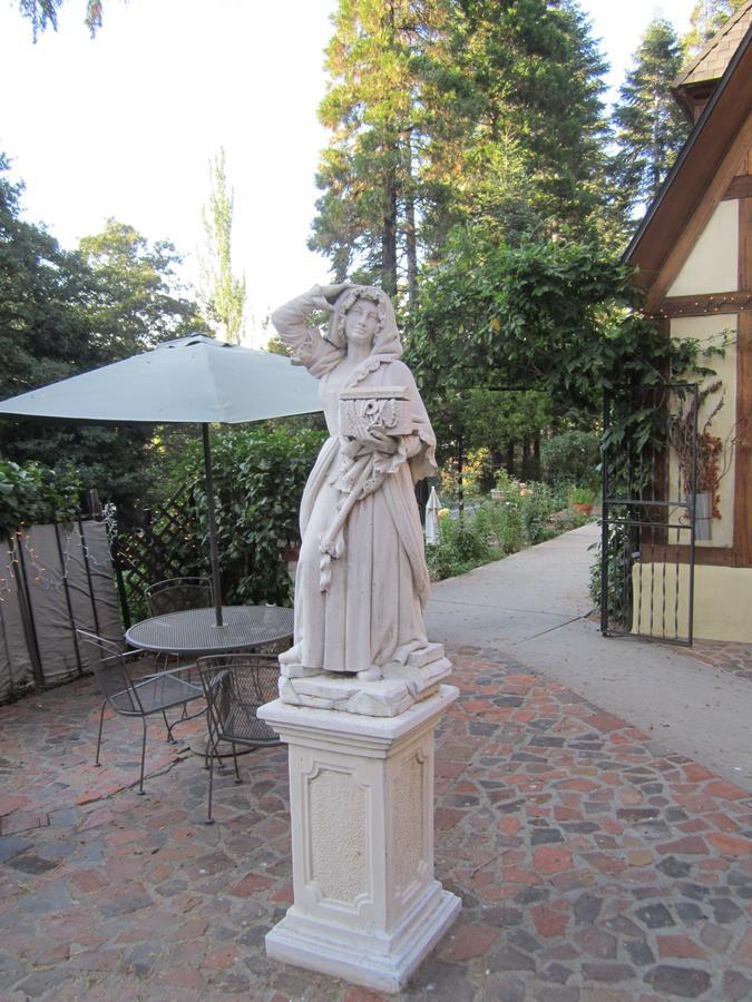 Fleur De Lac Europeran Inn Лейк-Эрроухед Экстерьер фото